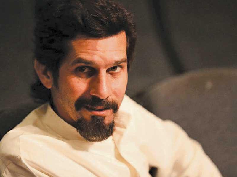 الفنان ياسر العماري