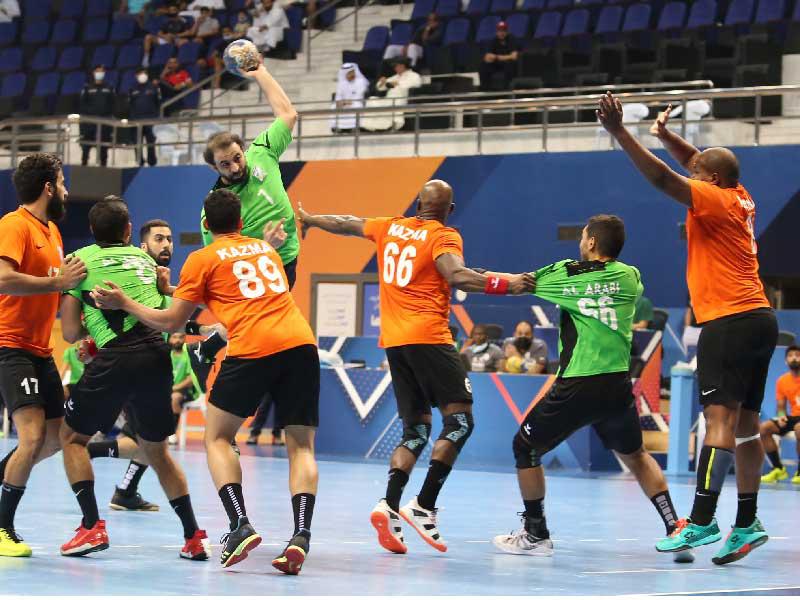 جانب من مباراة العربي وكاظمة امس (تصوير جورج رجي)