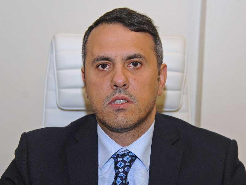 رئيس وحدة المسالك البولية في مستشفى جابر للقوات المسلحة، د. محمد الغانم