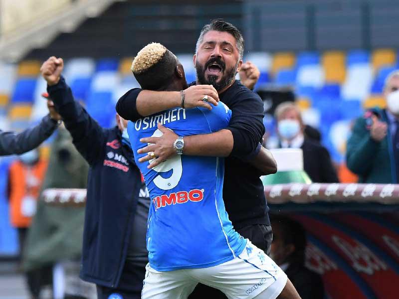 غاتوزو مدرب نابولي يهنئ فيكتور أوسيمهين بهدفه