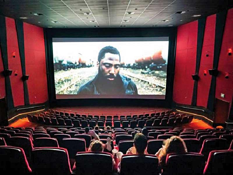 إحدى دور السينما