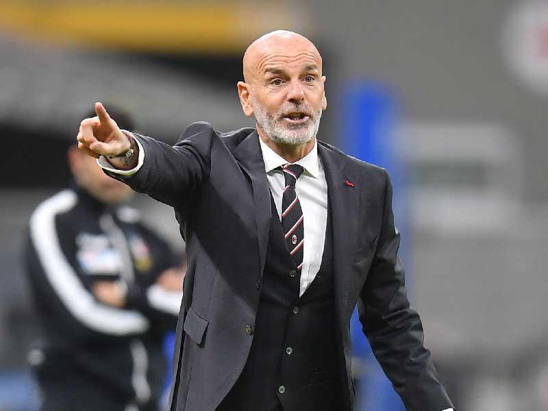 المدير الفني لفريق ميلان ستيفانو بيولي