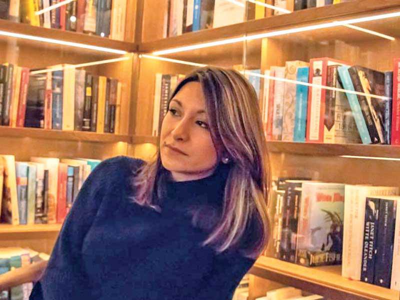 الكاتبة الفرنسية نيغار دجافادي