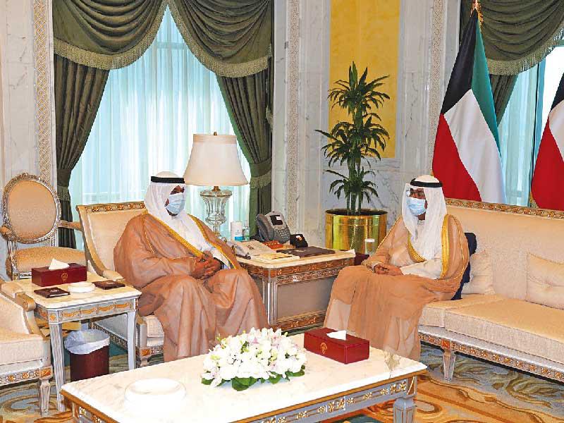 ولي العهد مستقبلاً وزير الدفاع أمس