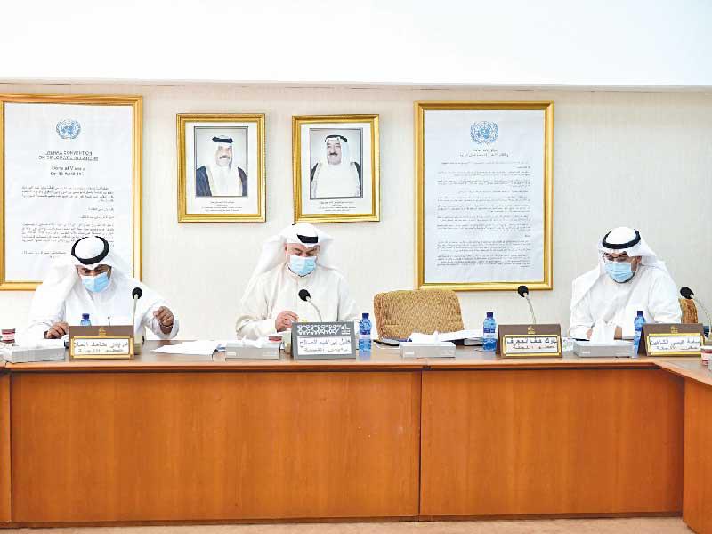 لجنة الموارد البشرية البرلمانية في اجتماعها أمس