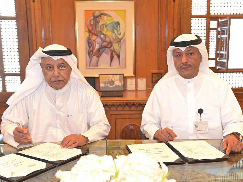 الصبيح والخرافي أثناء توقيع مذكرة التفاهم 