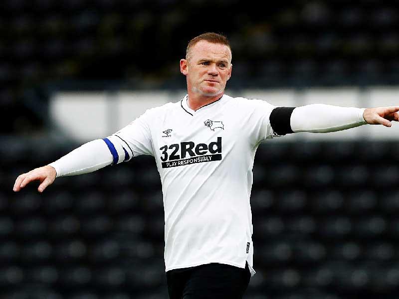  لاعب كرة القدم الإنكليزي واين روني