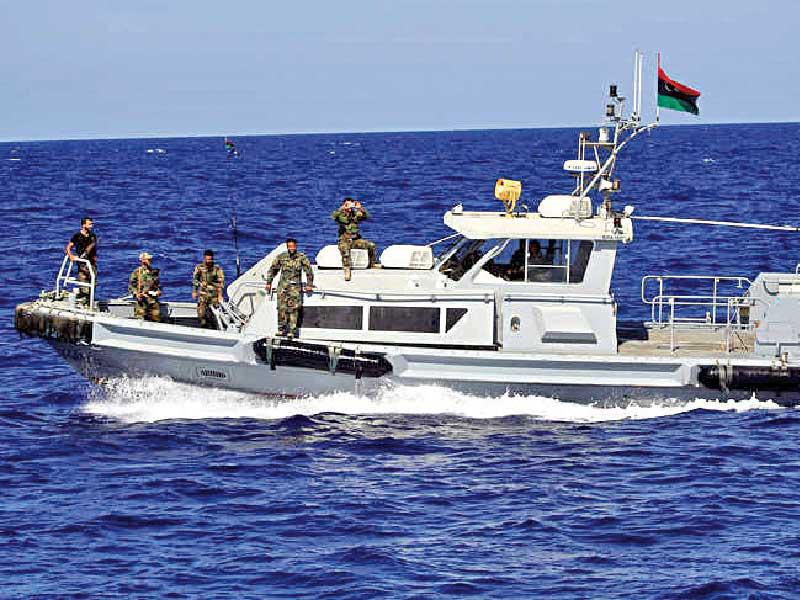 قلق إيطالي على صيادين يحتجزهم حفتر