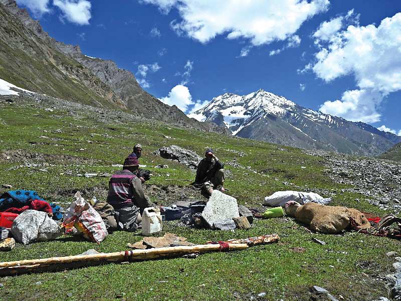 الهند تعيد جندياً صينياً تاه في الهيمالايا 