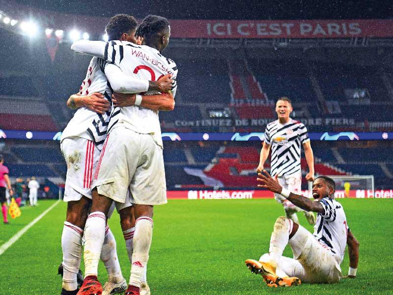 فرحة لاعبي مانشستر يونايتد بهدف راشفورد