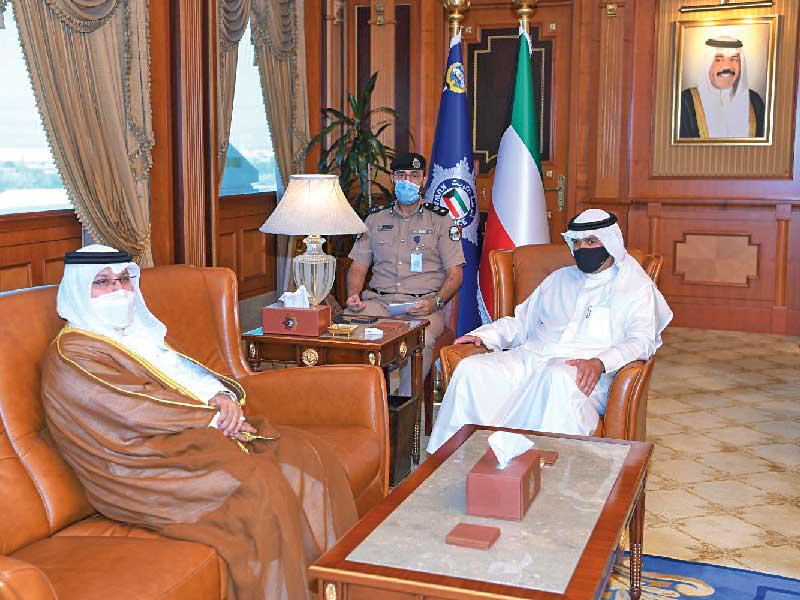 الصالح مستقبلاً سفير البحرين أمس