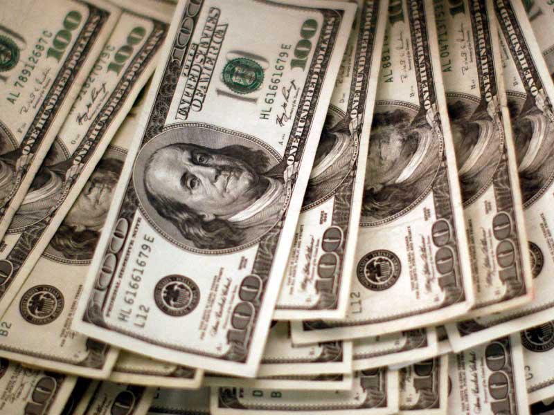 الدولار يتعافى