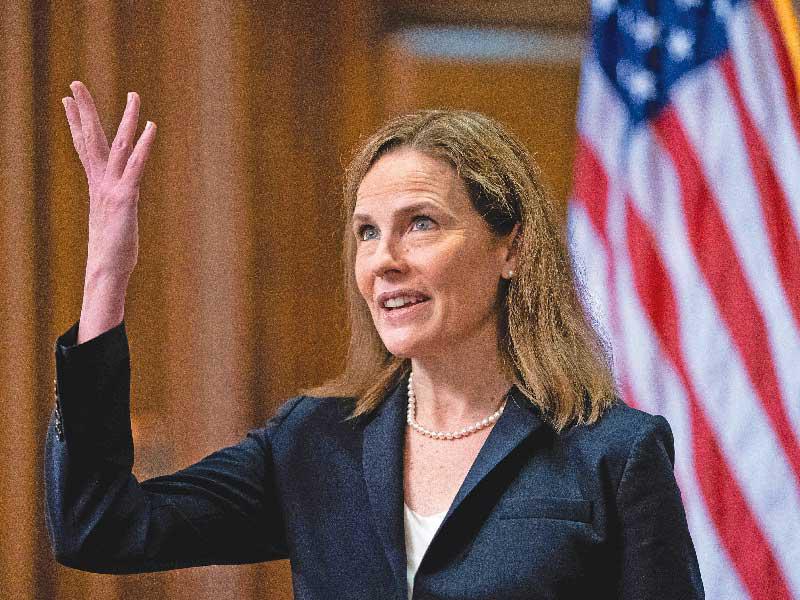 القاضية إيمي كوني باريت