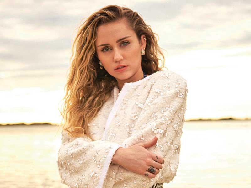 المغنية العالمية ​مايلي سايرس