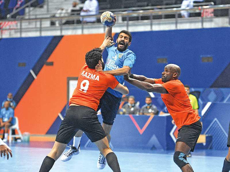 جانب من مباراة السالمية وكاظمة (تصوير نوفل إبراهيم)