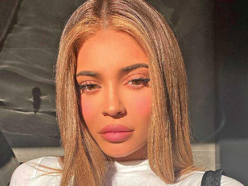 عارضة الأزياء العالمية كايلي جينر