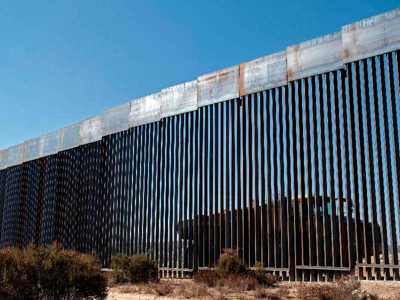 الجدار الفاصل بين الولايات المتحدة الاميركية والمكسيك