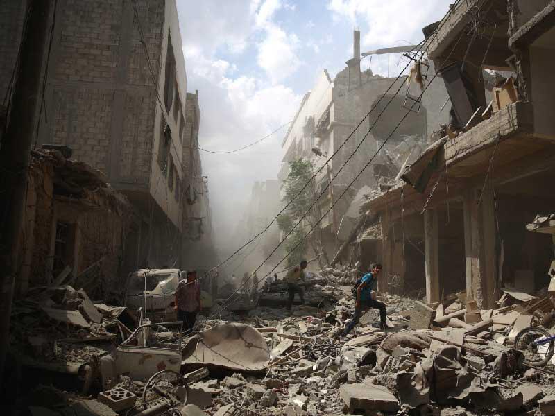 اشتباكات قوات الحكومة السورية مع «داعش» بالبادية وتوتر في إدلب 