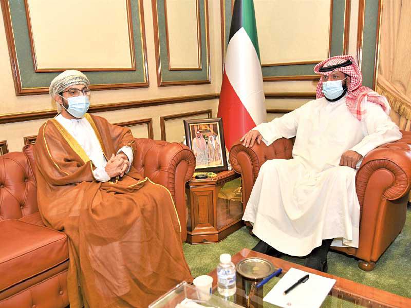 محافظ العاصمة مستقبلاً السفير العُماني