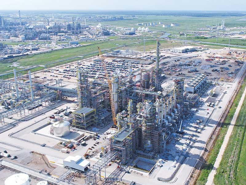 تفاؤل بانتعاش الطلب على النفط يقابله عدم اليقين 