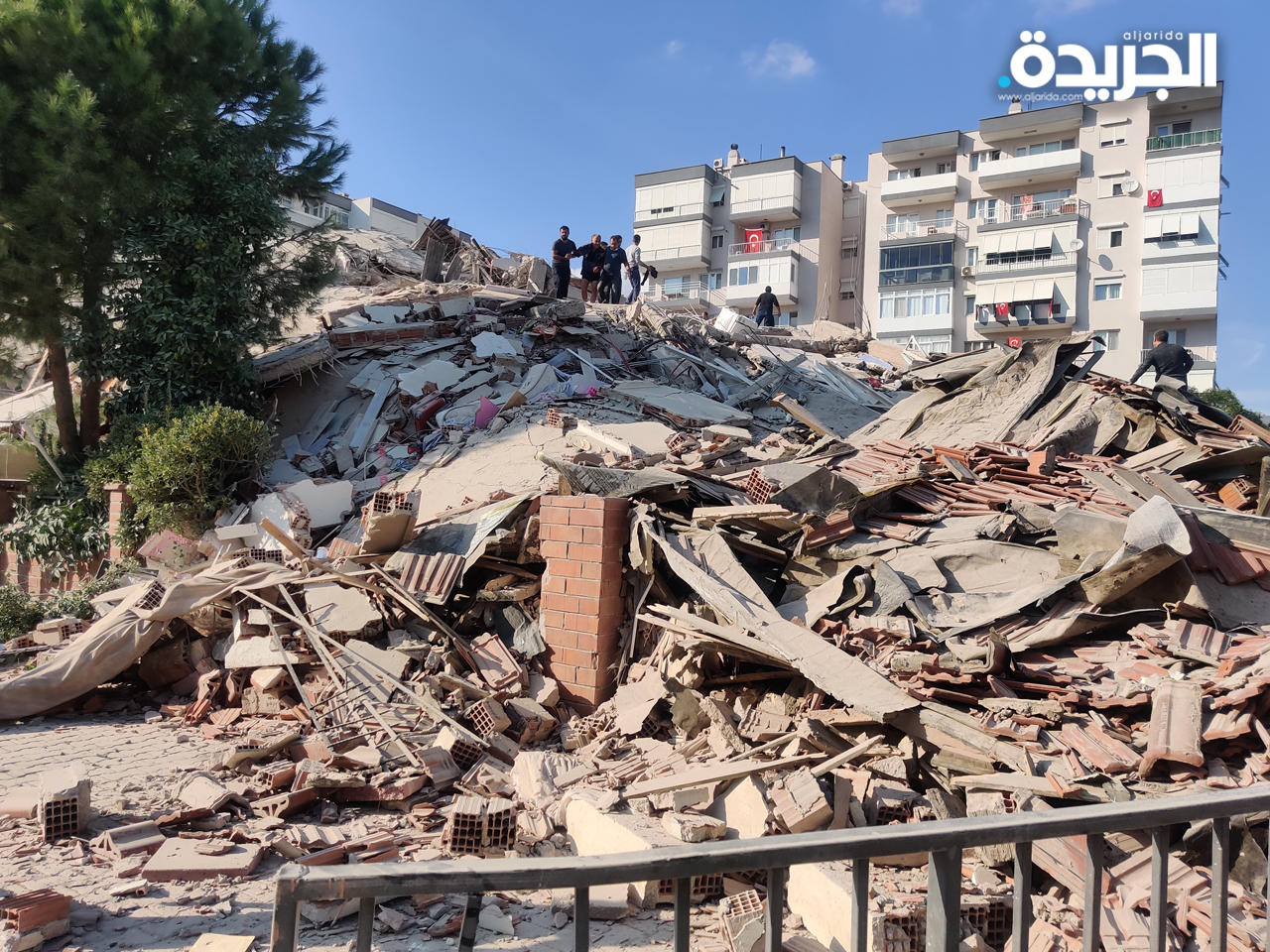 أحمد المباني المدمرة جراء الزلزال
