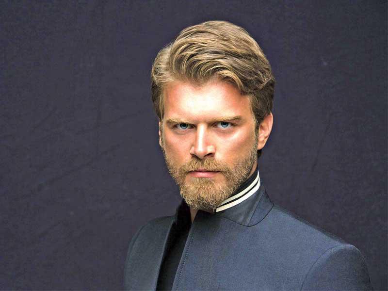 الممثل التركي ​كيفانش تاتليتوغ​