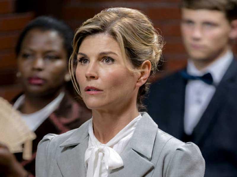 الممثلة الأميركية لوري لافلين