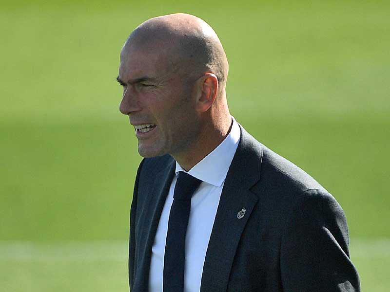  مدرب فريق ريال مدريد الإسباني لكرة القدم زين الدين زيدان