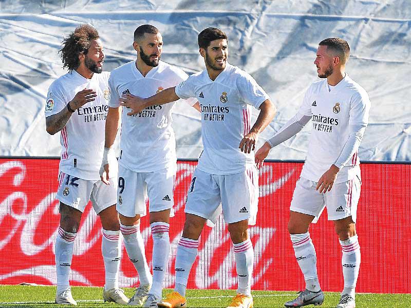 هازارد نجم ريال مدريد يحتفل بهدفه