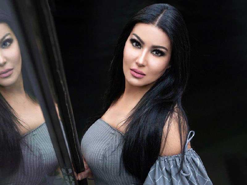 الفنانة سمية الخشاب