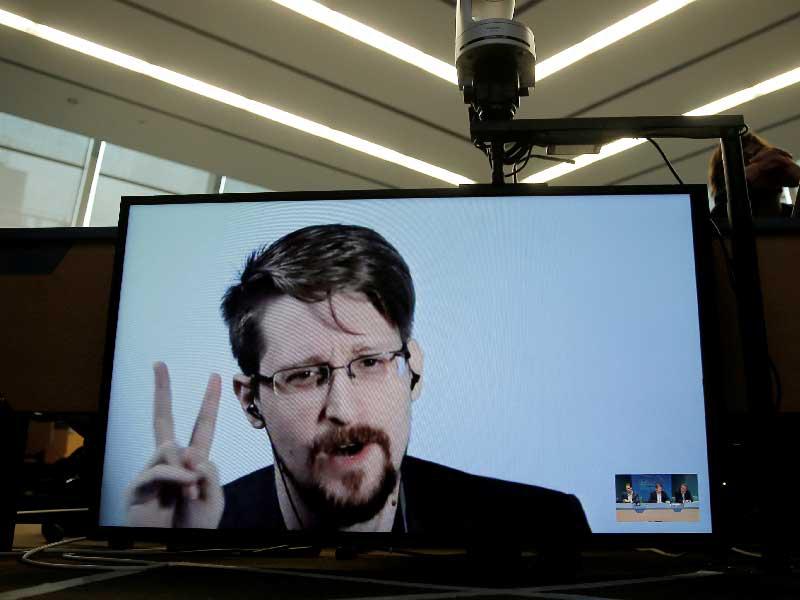 المتعاقد السابق لوكالة الأمن القومي الأميركي إدوارد سنودن 