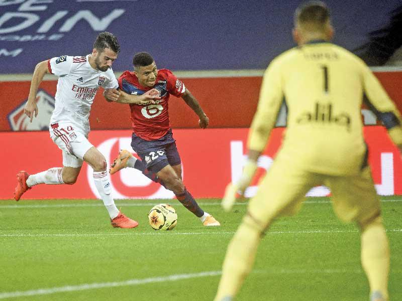 جانب من مباراة ليل وليون