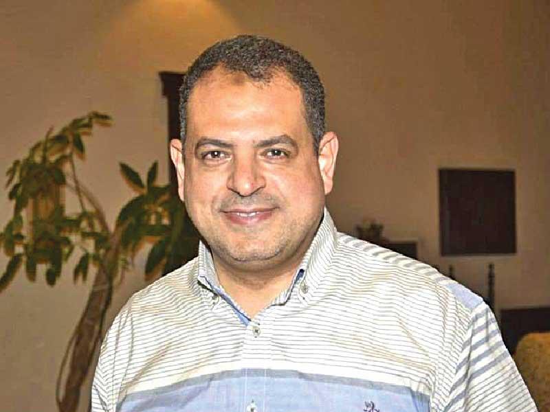 المفكر والأديب مصطفى عطية 