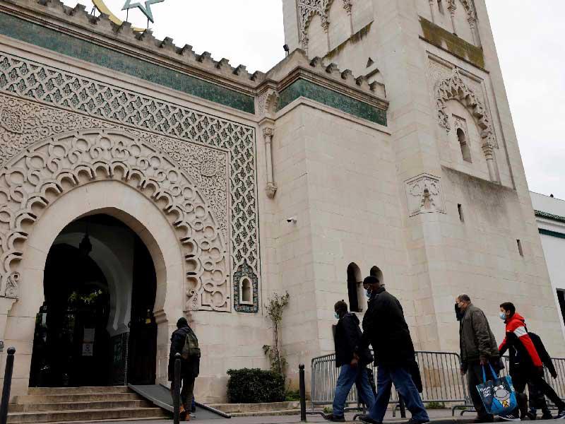 المجتمعون في مسجد باريس يُطلقون «الإدانات الـ 4»