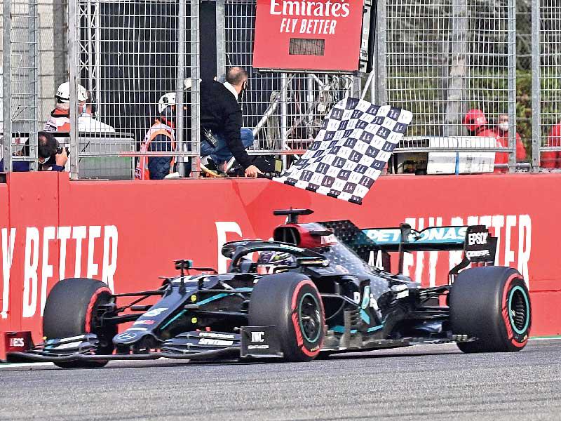 البريطاني لويس هاميلتون سائق مرسيدس