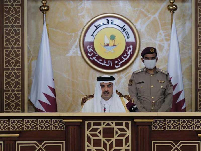 الشيخ تميم بن حمد متحدثاً بمقر مجلس الشورى في الدوحة 