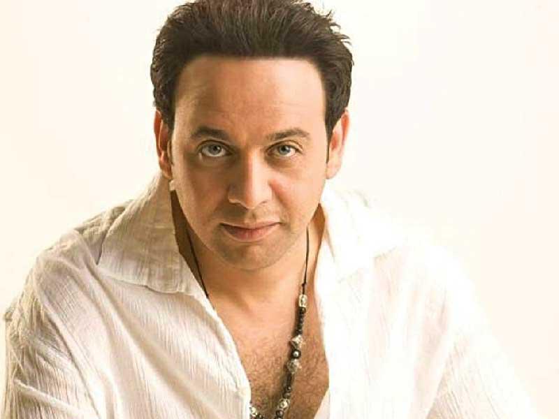 الفنان المصري مصطفى قمر