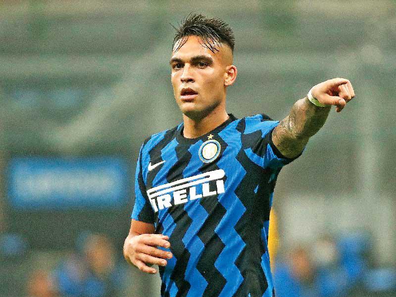 مهاجم إنتر ميلان الإيطالي لاوتارو مارتينيز
