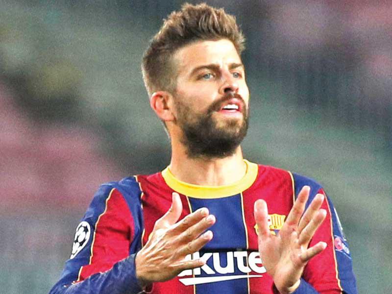 جيرارد بيكيه مدافع برشلونة الإسباني