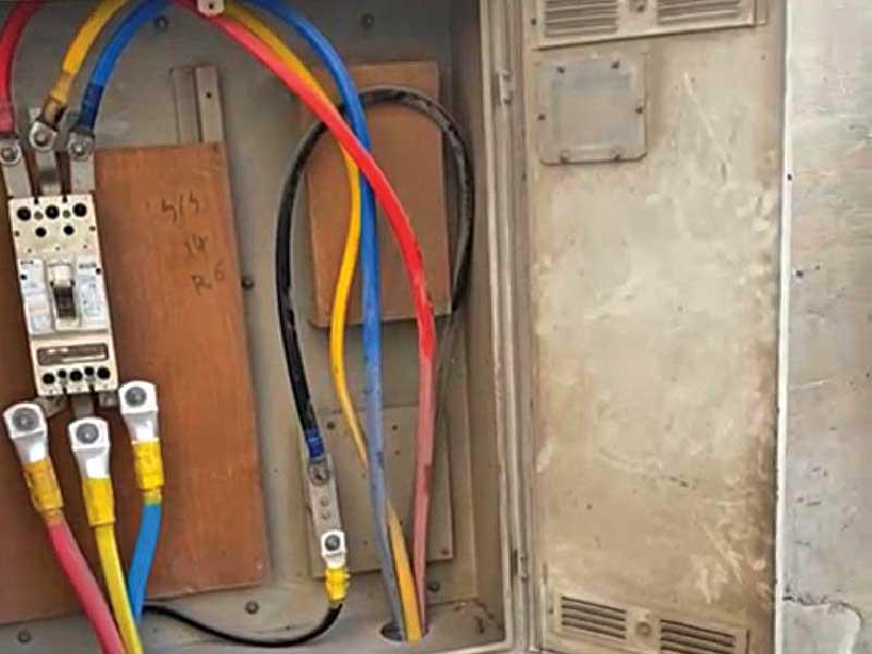 قطع التيار الكهربائي عن العقارات المخالفة 