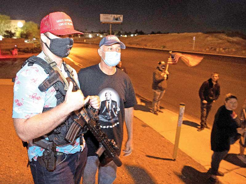 ضباط مسلحون بمراكز فرز الأصوات 