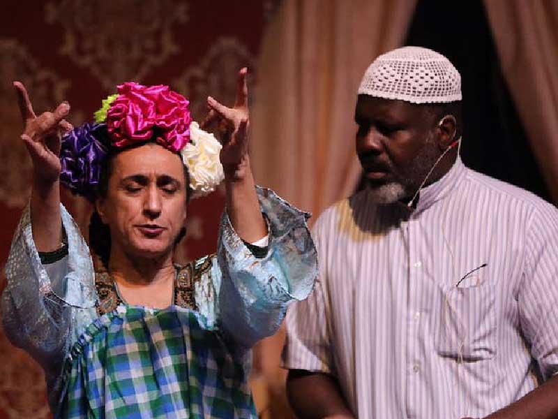 عامر الحزيمي واسماعيل سرور في «بيت العمدة»