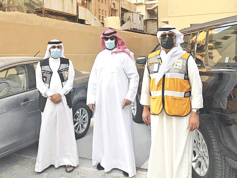 فريق طوارئ العاصمة أمام أحد العقارات المخالفة