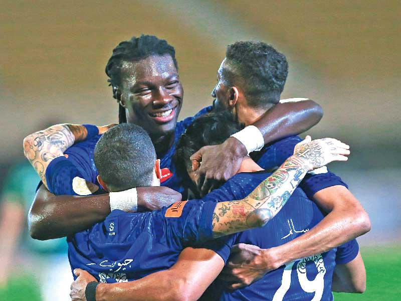 فرحة لاعبي الهلال بالتصدر