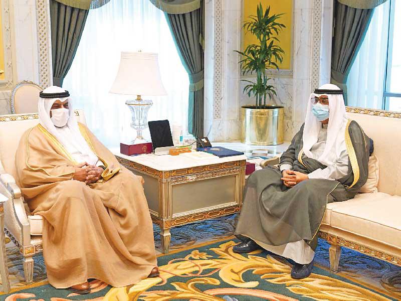 ولي العهد مستقبلاً وزير الدفاع أمس