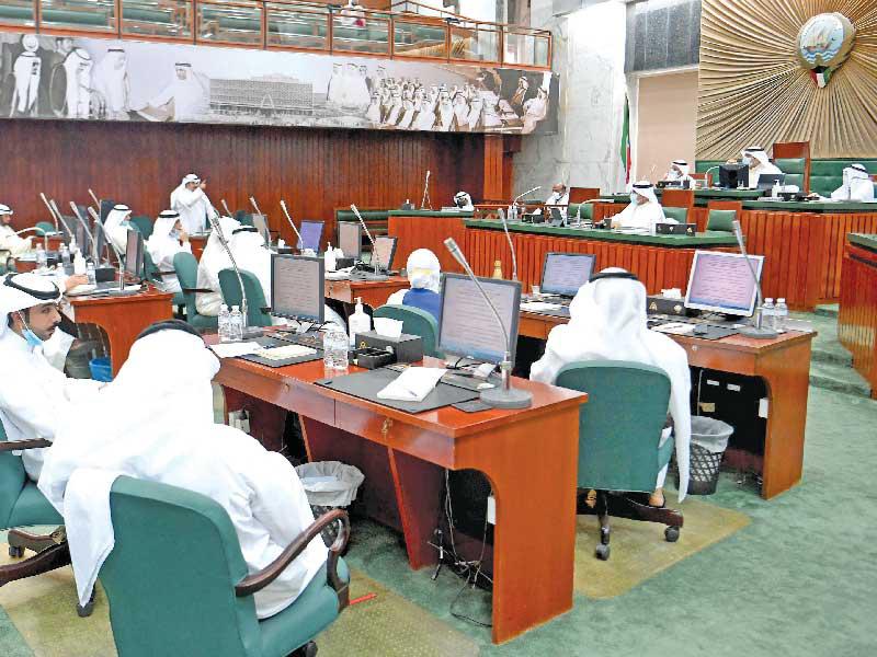 جانب من جلسة «البلدي» أمس