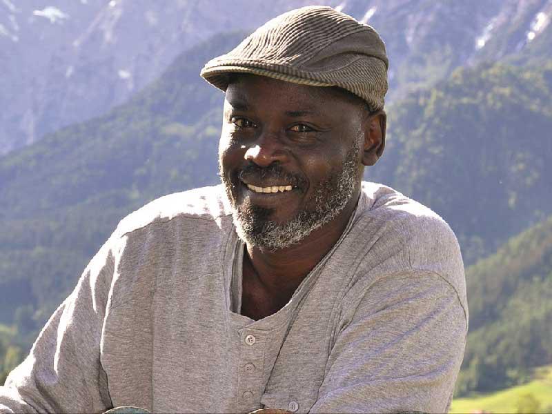 الكاتب السوداني عبدالعزيز ساكن 