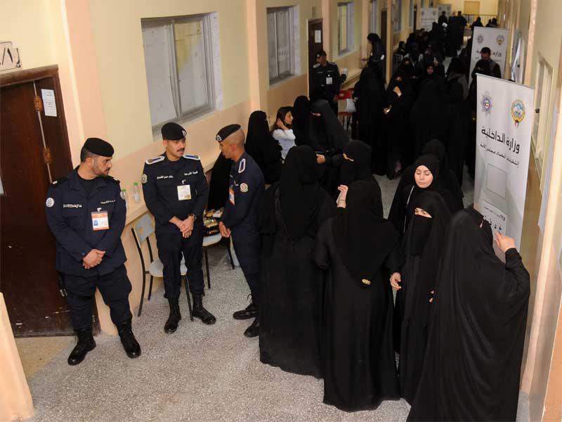 حضور نسائي مكثف في «الرابعة» بانتخابات 2016