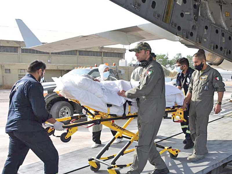 نقل المرضى لدى وصولهم إلى البلاد