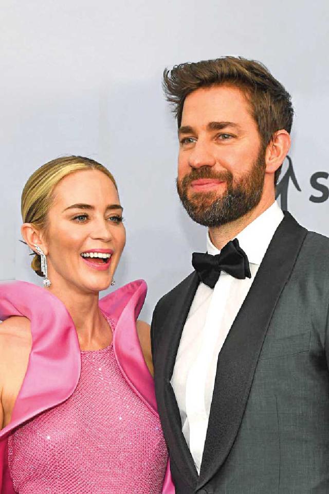 جون كراسينسكي وإيميلي بلانت